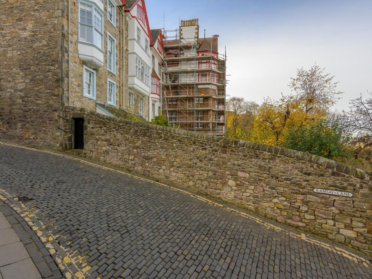 Pass The Keys Historic Ramsay Garden Apt With Balcony Views Эдинбург Экстерьер фото