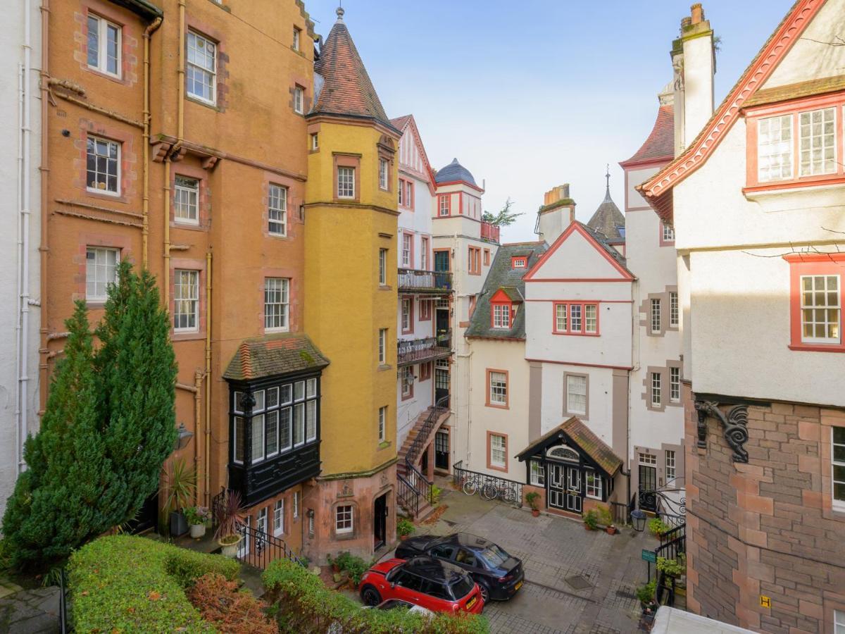 Pass The Keys Historic Ramsay Garden Apt With Balcony Views Эдинбург Экстерьер фото